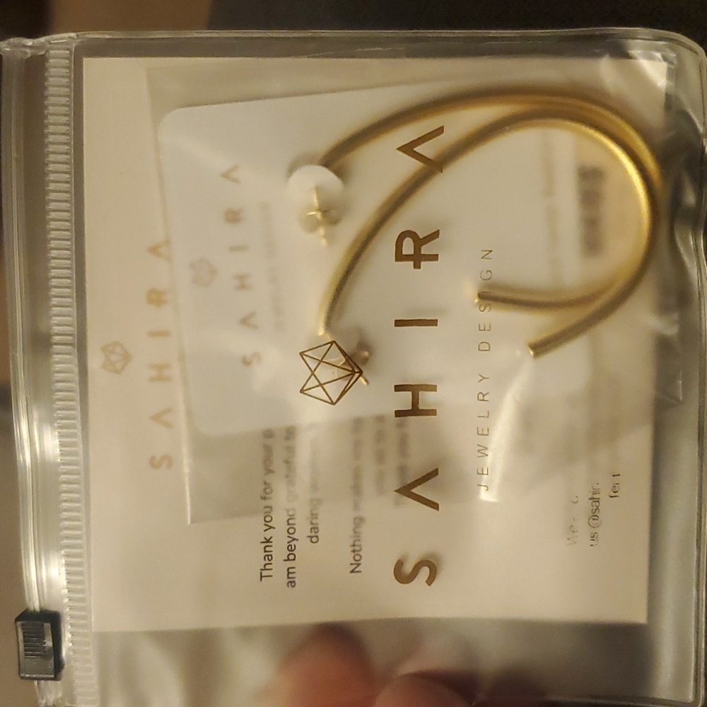 Sahira woman's earrings brand new